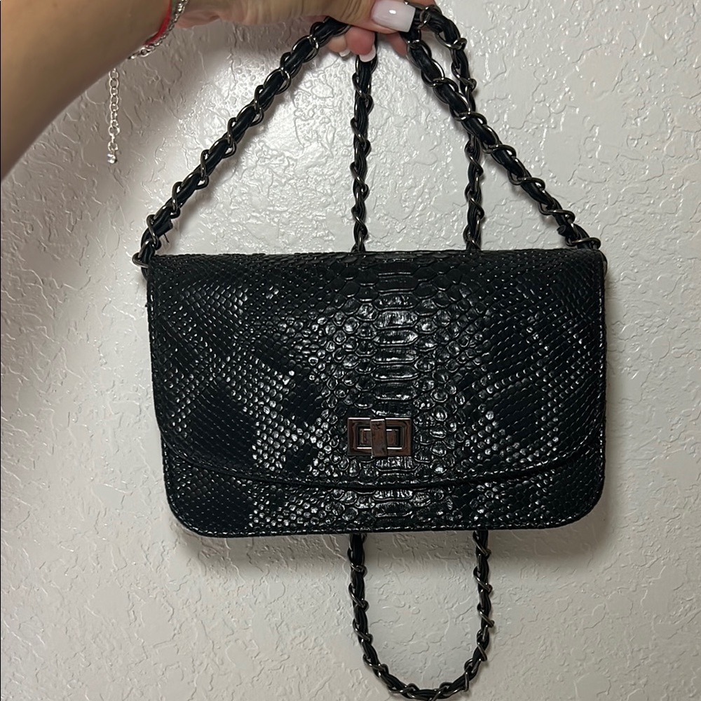 Elegant Black Textured Women's Bag